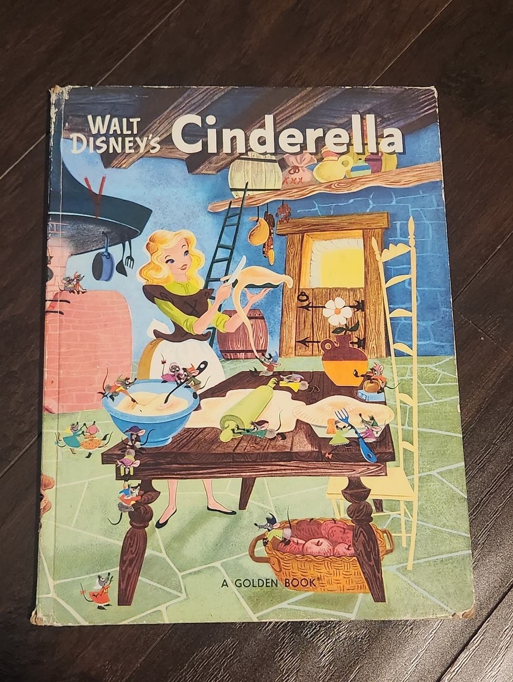 Vintage Walt Disney’s Cinderella A Golden Book Hardback 1981